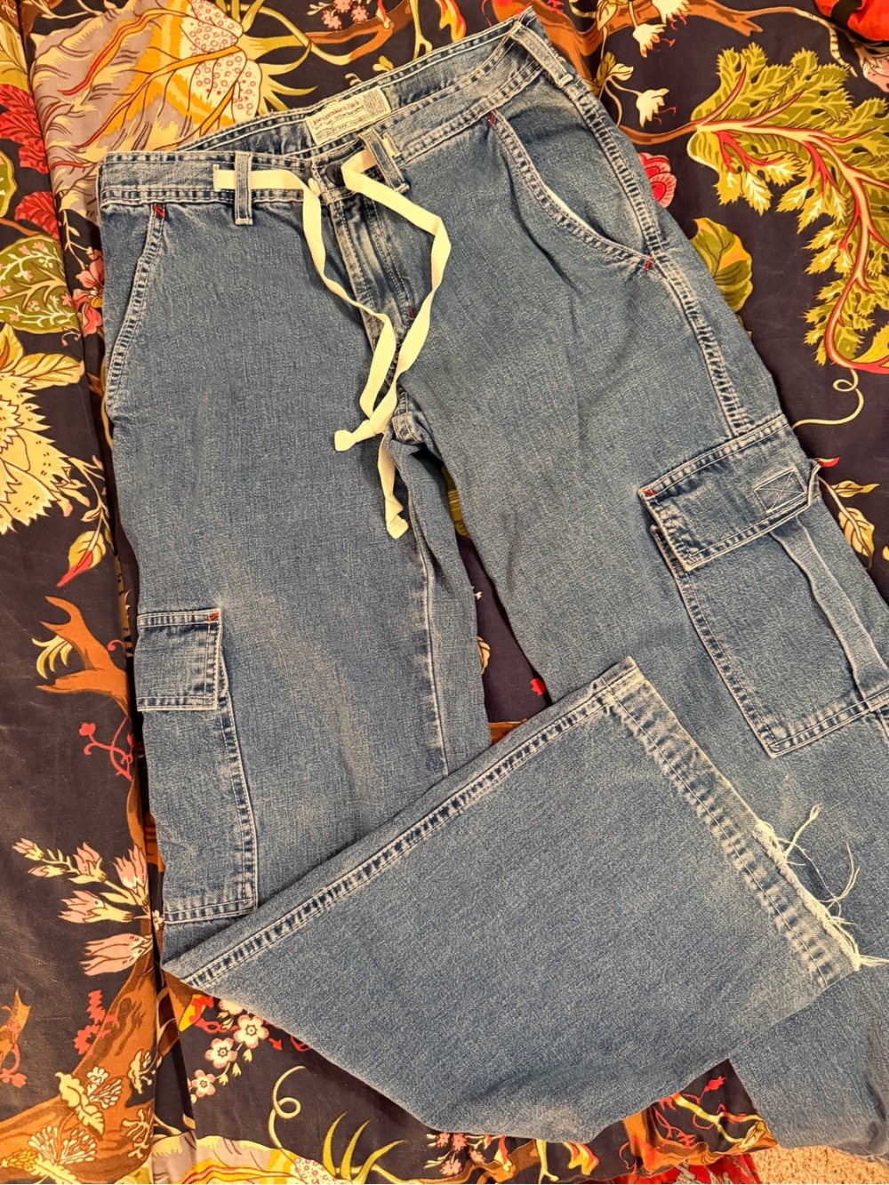 Abercrombie & Fitch Vintage Light Blue Wide-Leg Cargo Jeans